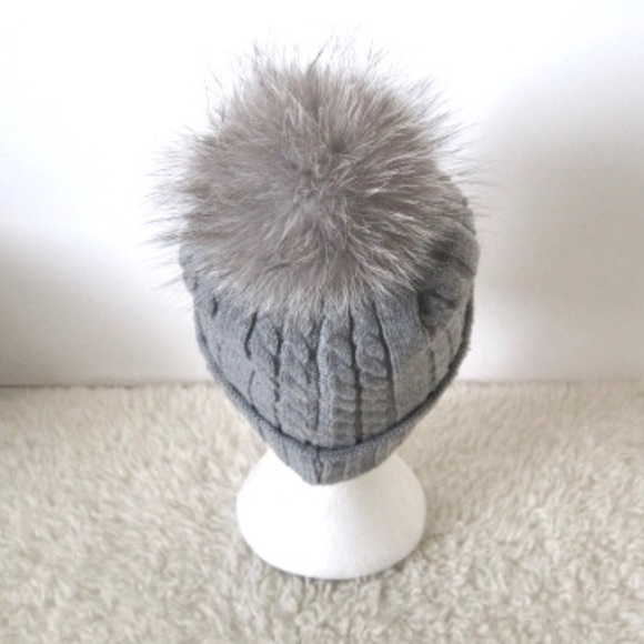 Cable Knit Beanie with Fox Pom Pom - Picture 4 of 8